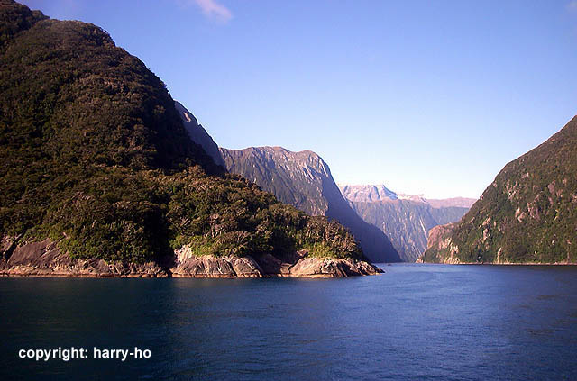05-15_7_Milford-Sound-2
