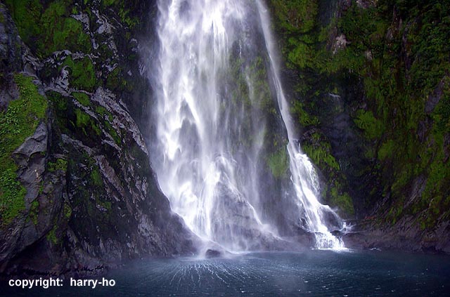 05-15_8_Wasserfall-Milford