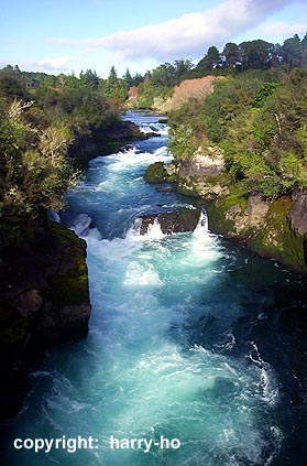 06-01_2_Huka-Falls